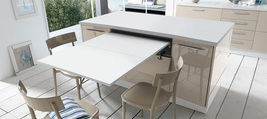 Salice Atim Brunch pull-out table in a kitchen
